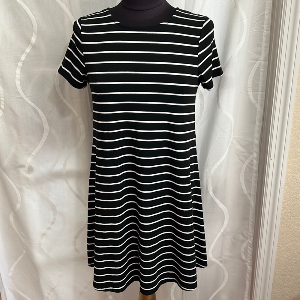 Love Fire Black & White Striped Short Sleeve Dress, Size Medium